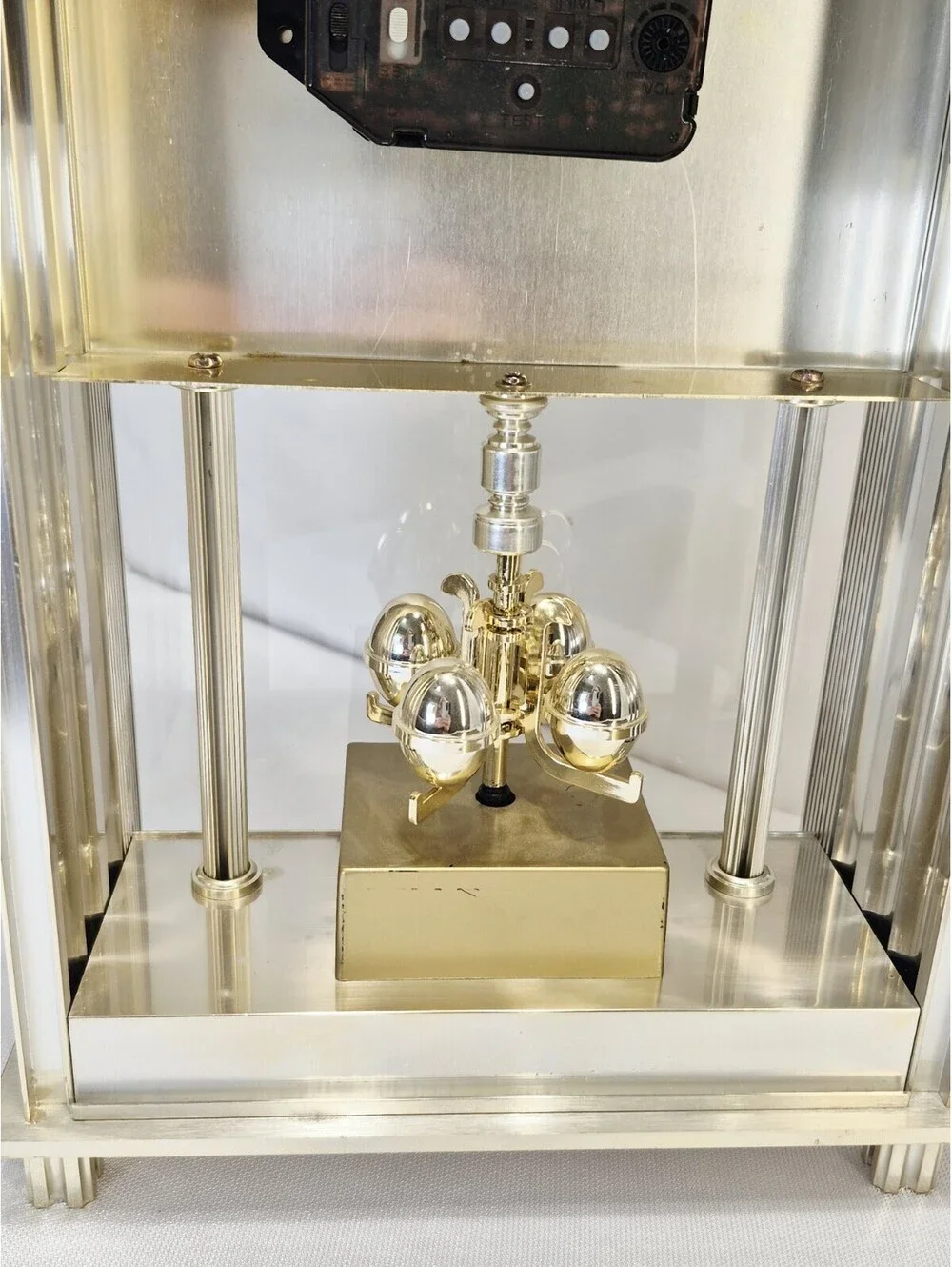 Vintage Gold Music Commodore Quartz Mantel Clock #632